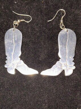 Vintage Western Cowboy Boot Dangle Earrings – Silver‑Tone Rodeo Style – 2” Charm